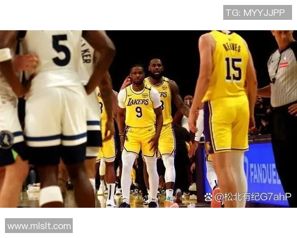 2021年公牛队与湖人队激战回顾球迷热议经典对决瞬间与战术分析