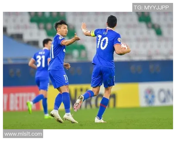 帕斯光荣与蔚山现代的激烈对决揭示足球战术与团队精神的完美结合