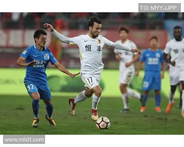 广州富力与辽宁宏远激战正酣谁能在这场对决中笑到最后 广州富力与辽宁宏远激战正酣谁能在这场对决中笑到最后