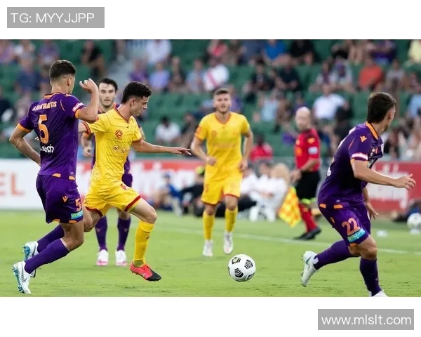 悉尼与阿德莱的精彩对决揭示澳超联赛的激烈竞争与未来发展潜力 悉尼与阿德莱的精彩对决揭示澳超联赛的激烈竞争与未来发展潜力